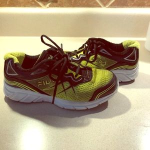 Boys Fila Running shoes. Youth size 2.5